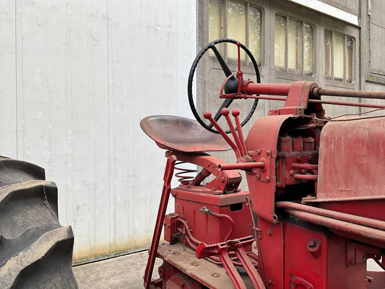 Трактор Farmall 400 “Benzine”: снимка 20
