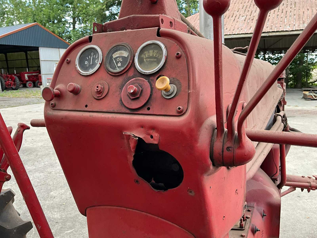 Трактор Farmall 400 “Benzine”: снимка 28