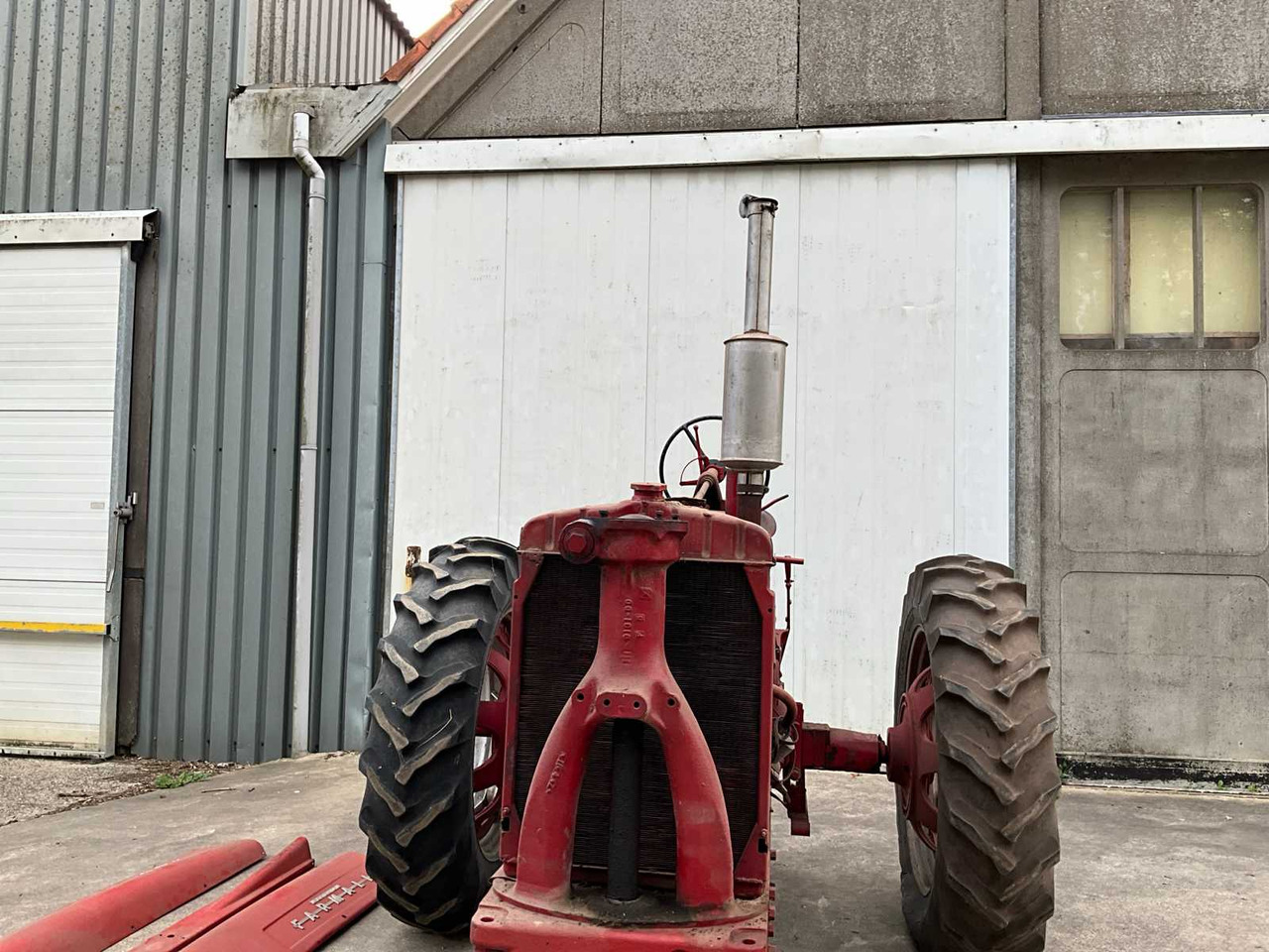 Трактор Farmall 400 “Benzine”: снимка 15