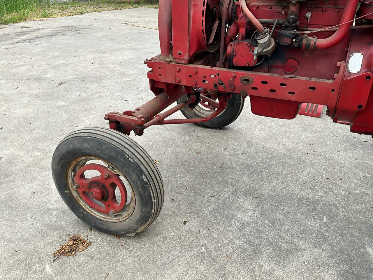 Трактор Farmall 400 “Benzine”: снимка 9
