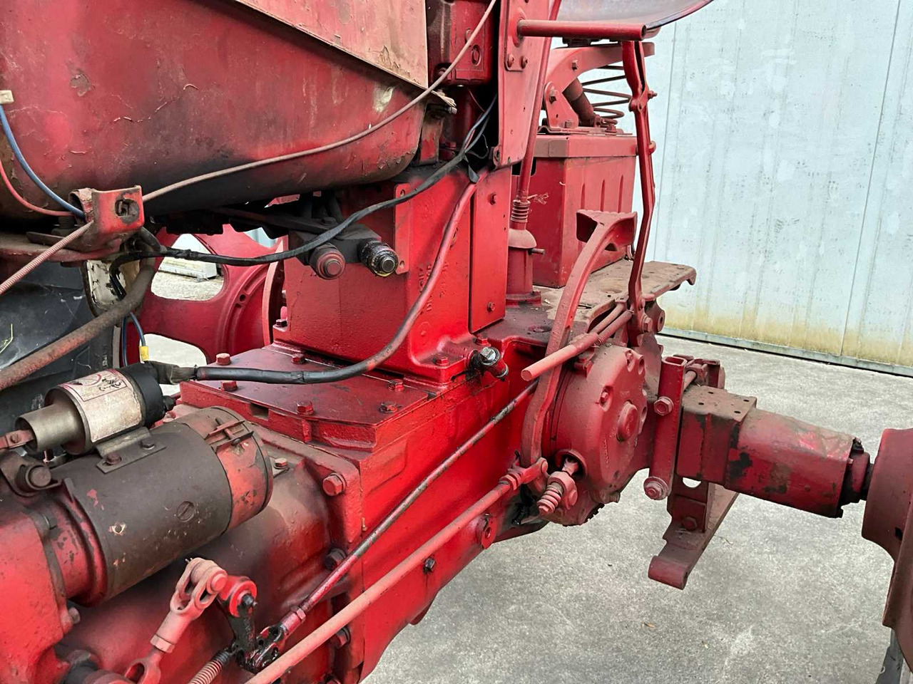 Трактор Farmall 400 “Benzine”: снимка 12