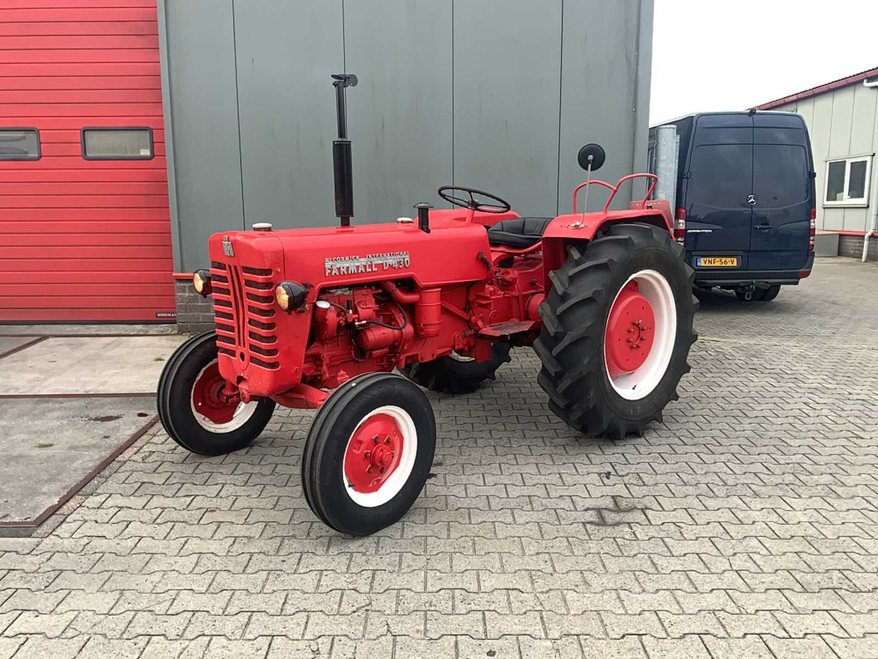 Farmall D-430 - Трактор: снимка 1 Farmall D-430 - Трактор: снимка 1