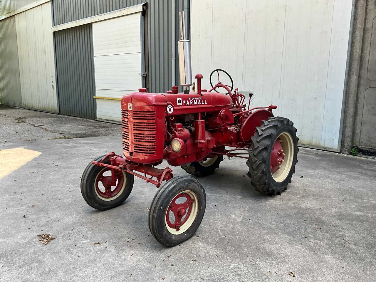 Farmall Farmall Super A “Benzine” - Трактор: снимка 1 Farmall Farmall Super A “Benzine” - Трактор: снимка 1