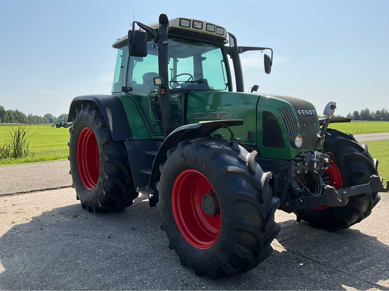 Fendt 2001 FENDT FAVORIT 716 VARIO ALL-WHEEL DRIVE FARM TRACTOR - Трактор: снимка 4 Fendt 2001 FENDT FAVORIT 716 VARIO ALL-WHEEL DRIVE FARM TRACTOR - Трактор: снимка 4