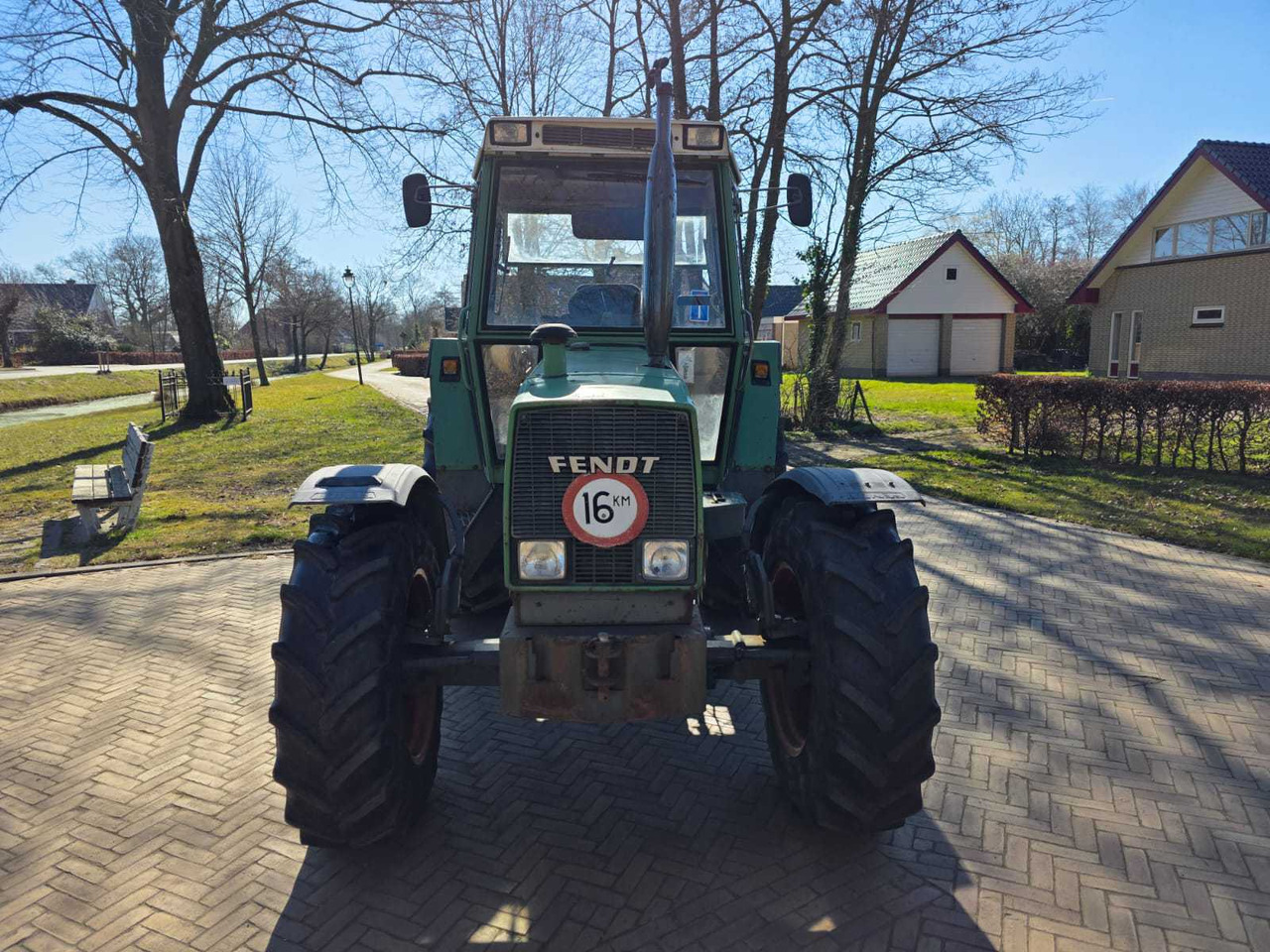 Fendt 305 LSA - Трактор: снимка 3 Fendt 305 LSA - Трактор: снимка 3