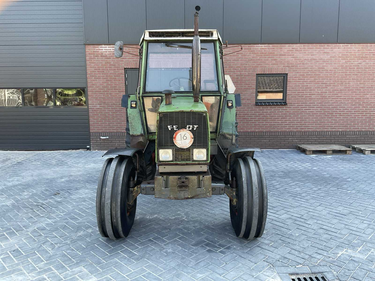 Fendt 308 LS - Трактор: снимка 4 Fendt 308 LS - Трактор: снимка 4
