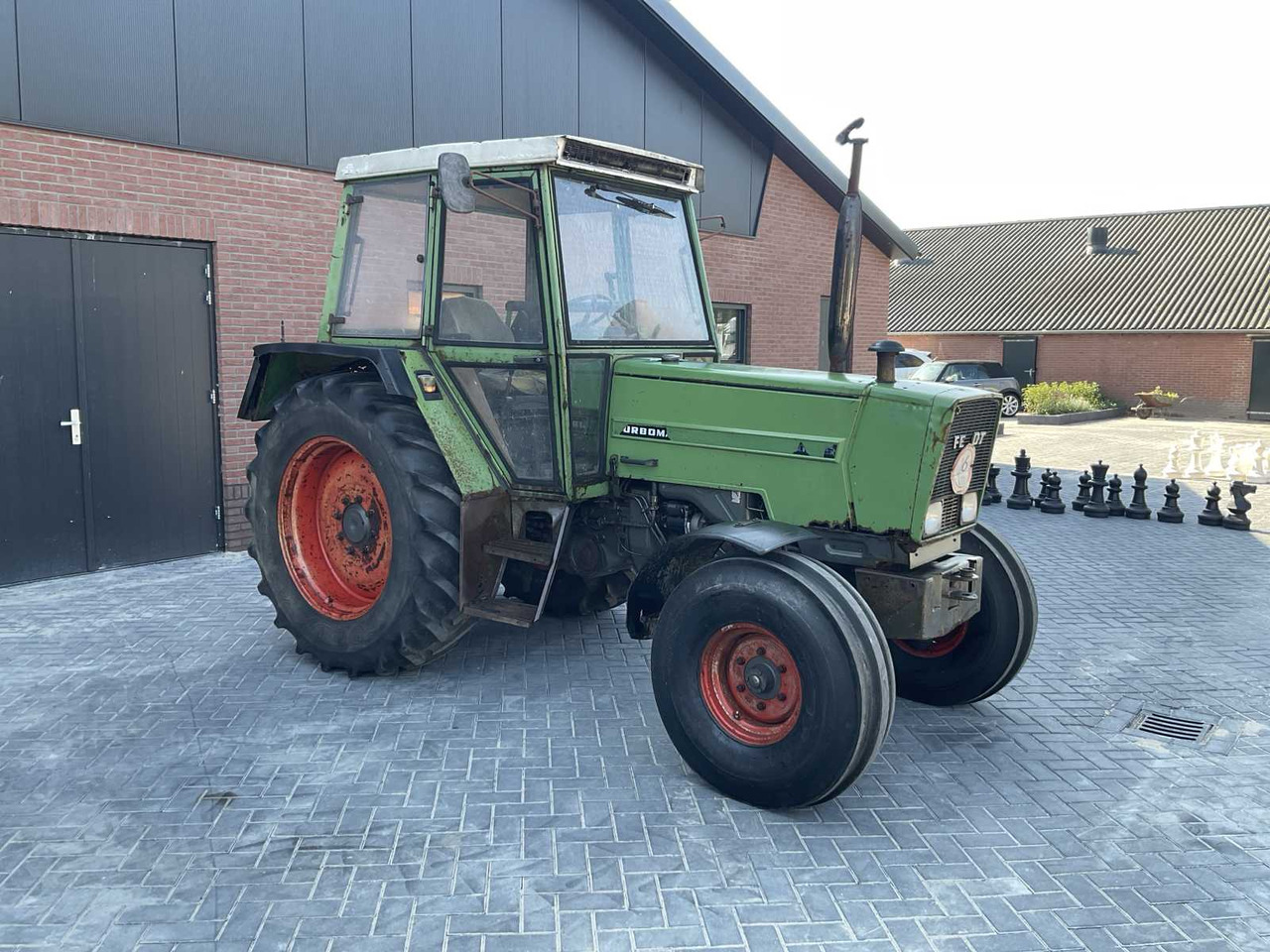 Fendt 308 LS - Трактор: снимка 1 Fendt 308 LS - Трактор: снимка 1