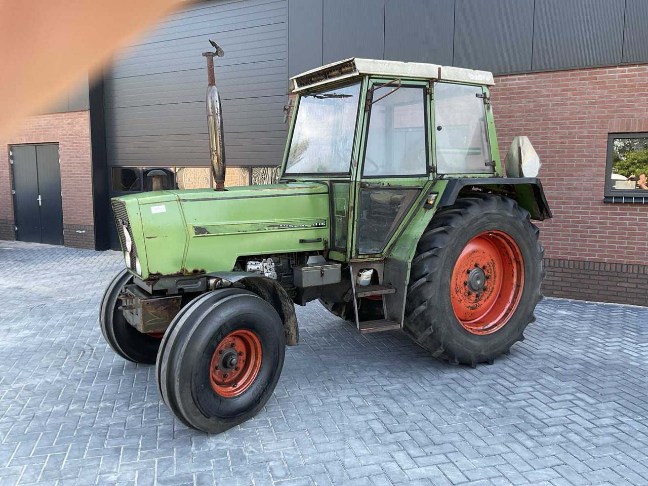 Fendt 308 LS - Трактор: снимка 2 Fendt 308 LS - Трактор: снимка 2