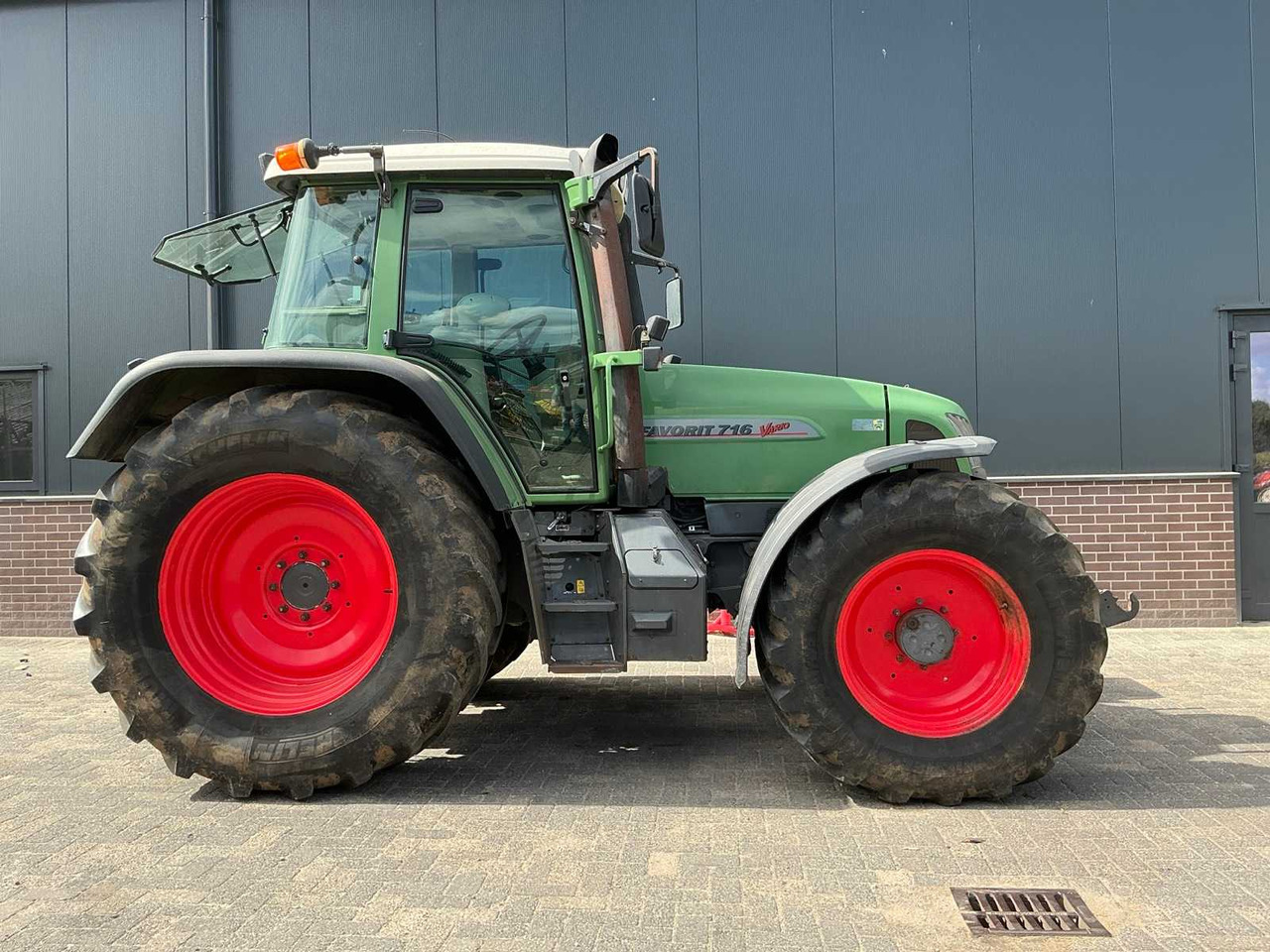 Fendt 716 Vario - Трактор: снимка 5 Fendt 716 Vario - Трактор: снимка 5