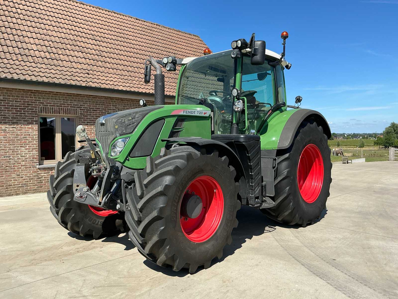 Fendt 720 Vario Profi Plus - Трактор: снимка 1 Fendt 720 Vario Profi Plus - Трактор: снимка 1