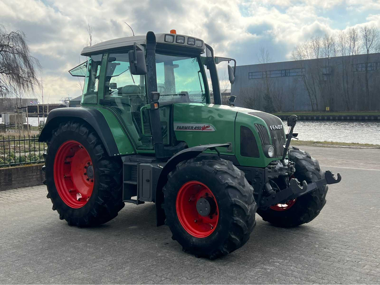 Fendt Farmer 410 - Трактор: снимка 5 Fendt Farmer 410 - Трактор: снимка 5