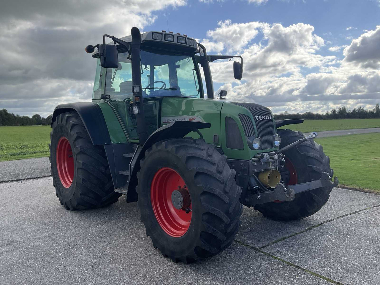 Fendt Vario 716 - Трактор: снимка 2 Fendt Vario 716 - Трактор: снимка 2