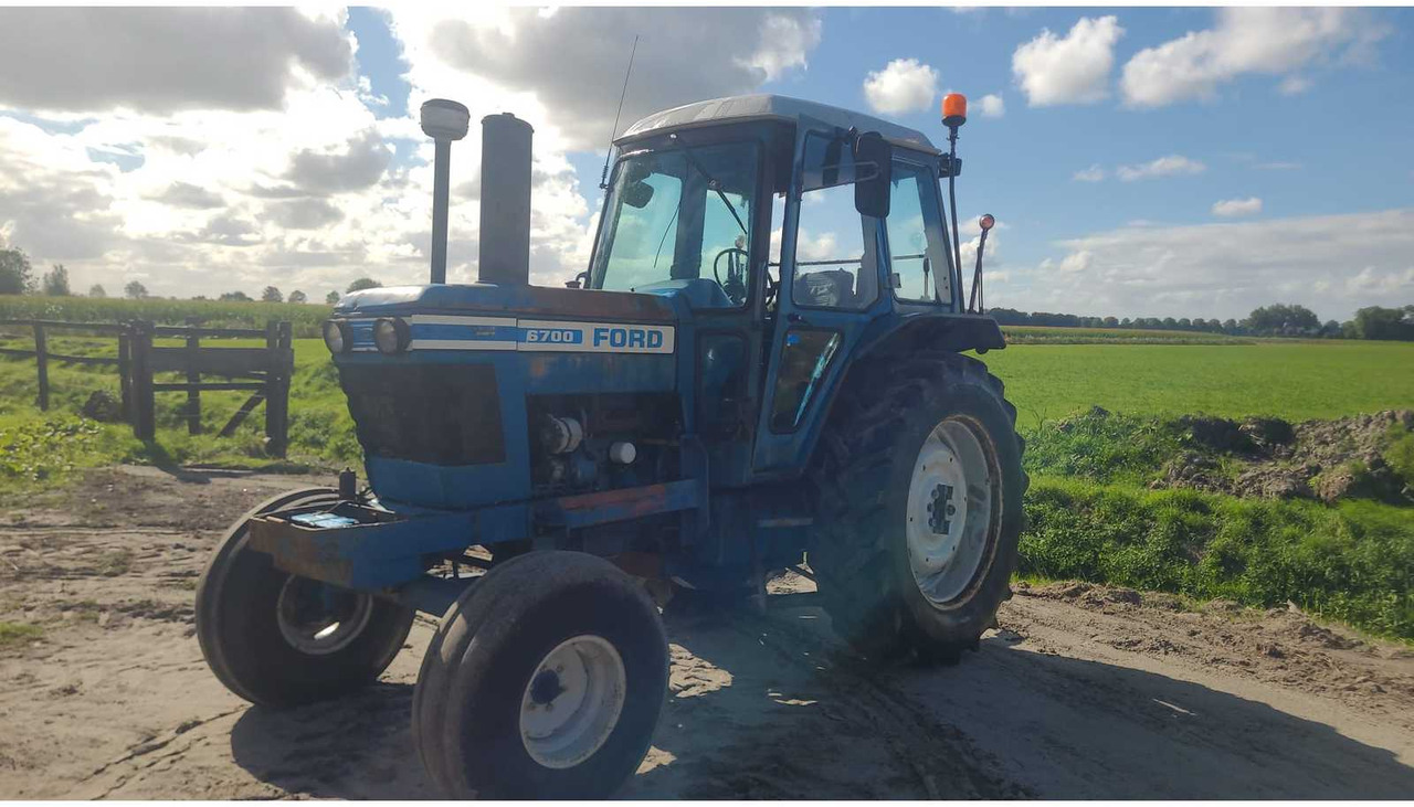 Ford 6700 - Трактор: снимка 1 Ford 6700 - Трактор: снимка 1
