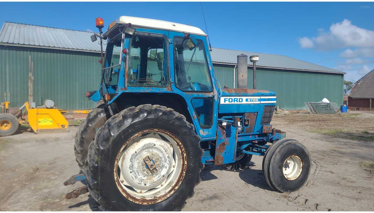 Ford 6700 - Трактор: снимка 4 Ford 6700 - Трактор: снимка 4