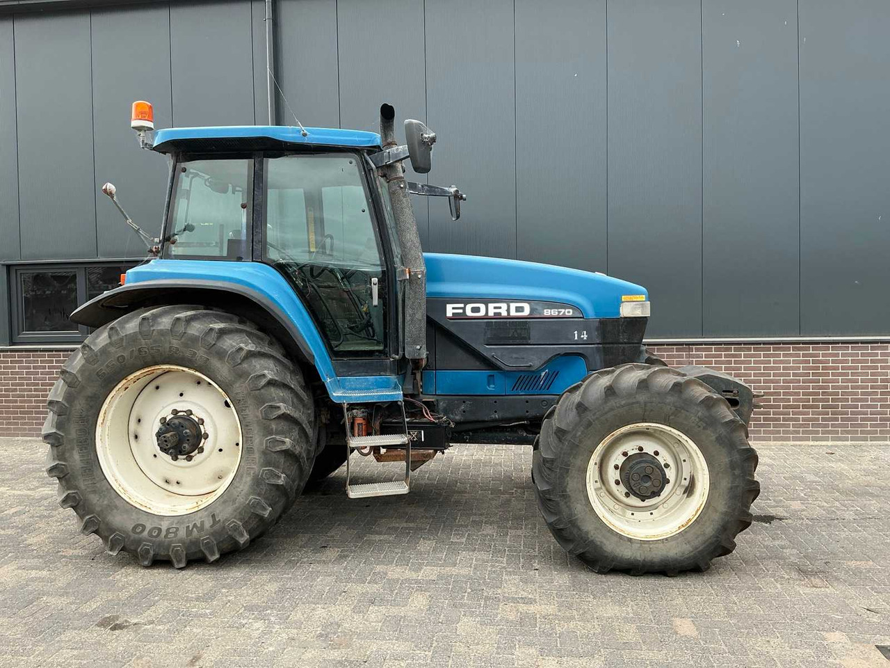 Ford 8670 - Трактор: снимка 5 Ford 8670 - Трактор: снимка 5