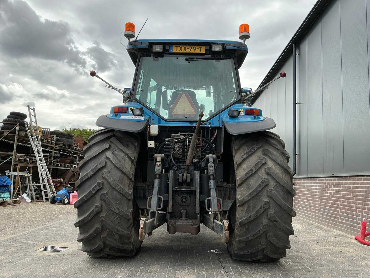 Ford 8670 - Трактор: снимка 4 Ford 8670 - Трактор: снимка 4