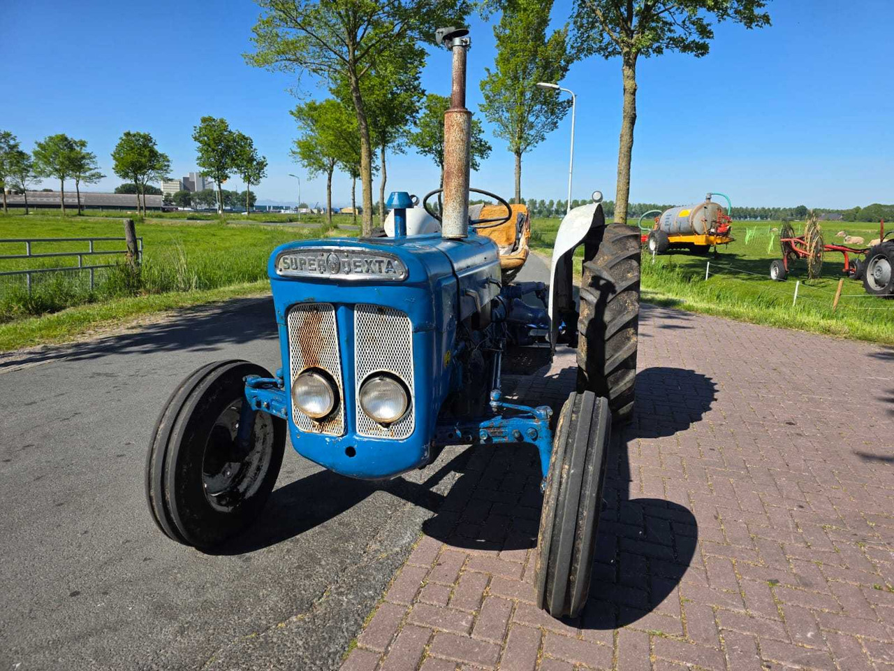 Ford Super Dexta - Трактор: снимка 3 Ford Super Dexta - Трактор: снимка 3