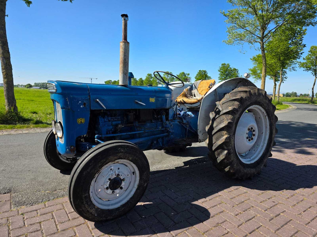 Ford Super Dexta - Трактор: снимка 1 Ford Super Dexta - Трактор: снимка 1