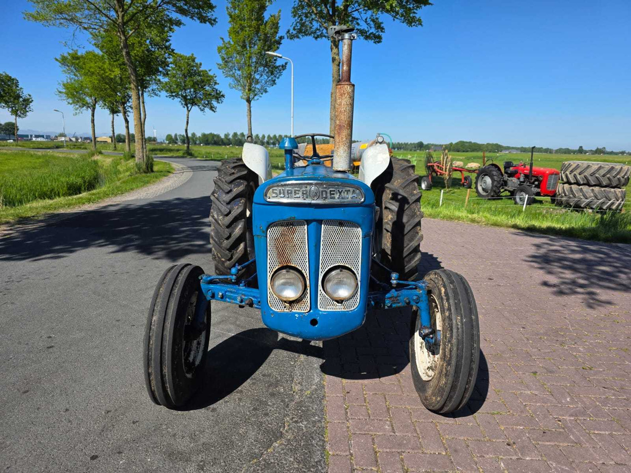 Ford Super Dexta - Трактор: снимка 4 Ford Super Dexta - Трактор: снимка 4