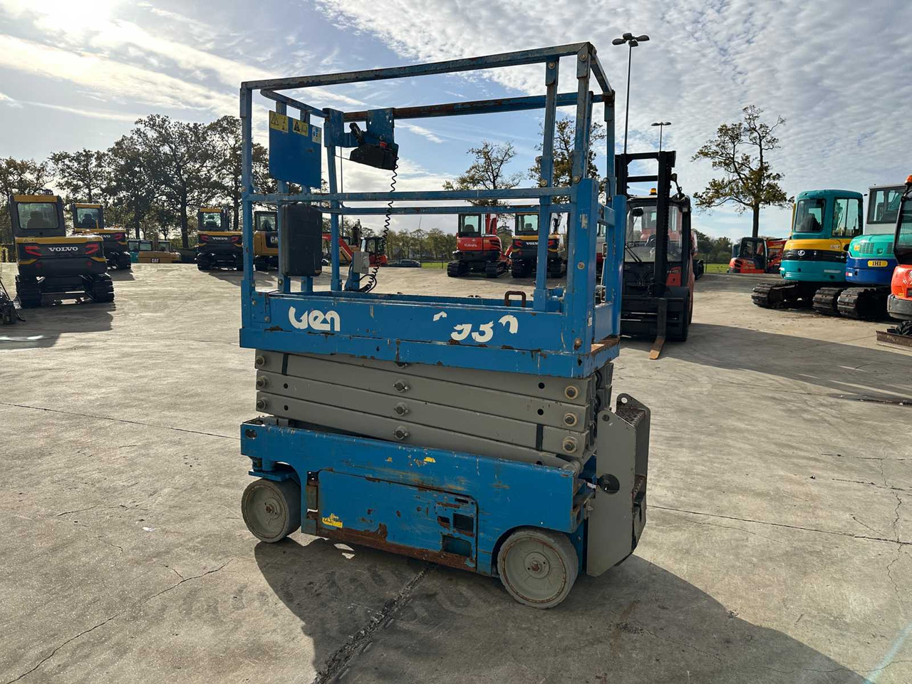 GENIE - 2014 - GS-1930 - AERIAL PLATFORM - SCISSOR LIFT - Работна площадка: снимка 3 GENIE - 2014 - GS-1930 - AERIAL PLATFORM - SCISSOR LIFT - Работна площадка: снимка 3