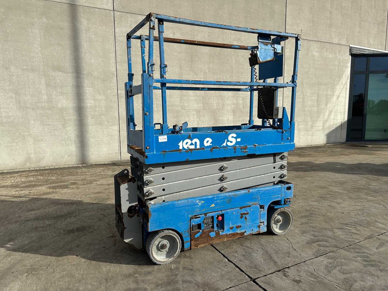 GENIE - 2014 - GS-1930 - AERIAL PLATFORM - SCISSOR LIFT - Работна площадка: снимка 1 GENIE - 2014 - GS-1930 - AERIAL PLATFORM - SCISSOR LIFT - Работна площадка: снимка 1