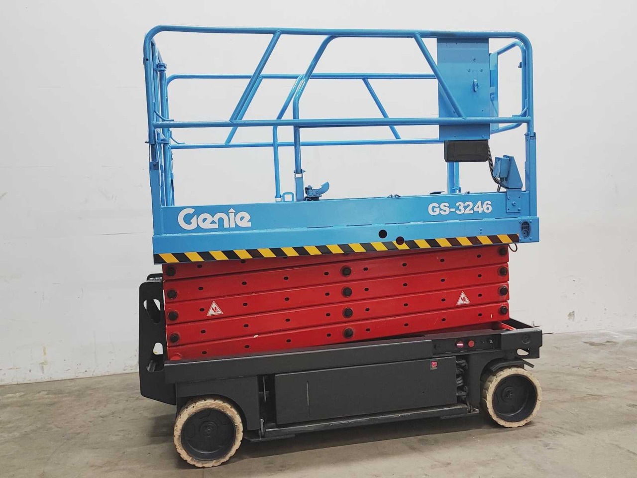 Genie GS-3246 - Работна площадка: снимка 2 Genie GS-3246 - Работна площадка: снимка 2