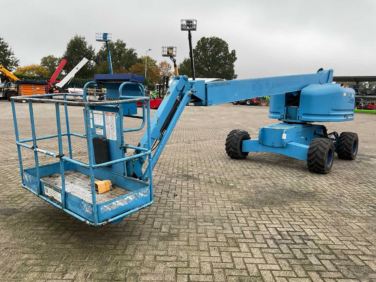 Genie S-45 - Работна площадка: снимка 2 Genie S-45 - Работна площадка: снимка 2