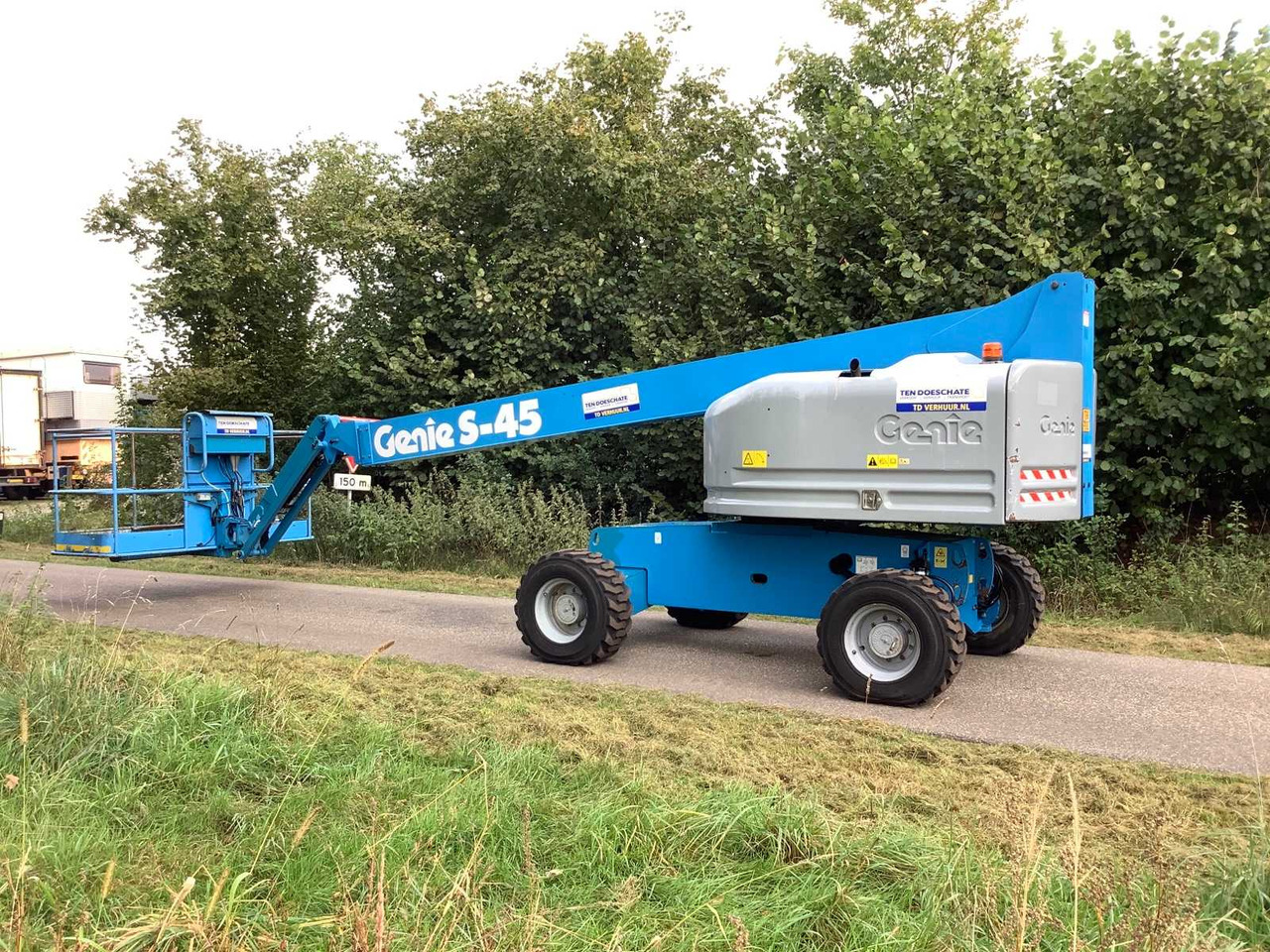 Genie S45 - Работна площадка: снимка 1 Genie S45 - Работна площадка: снимка 1