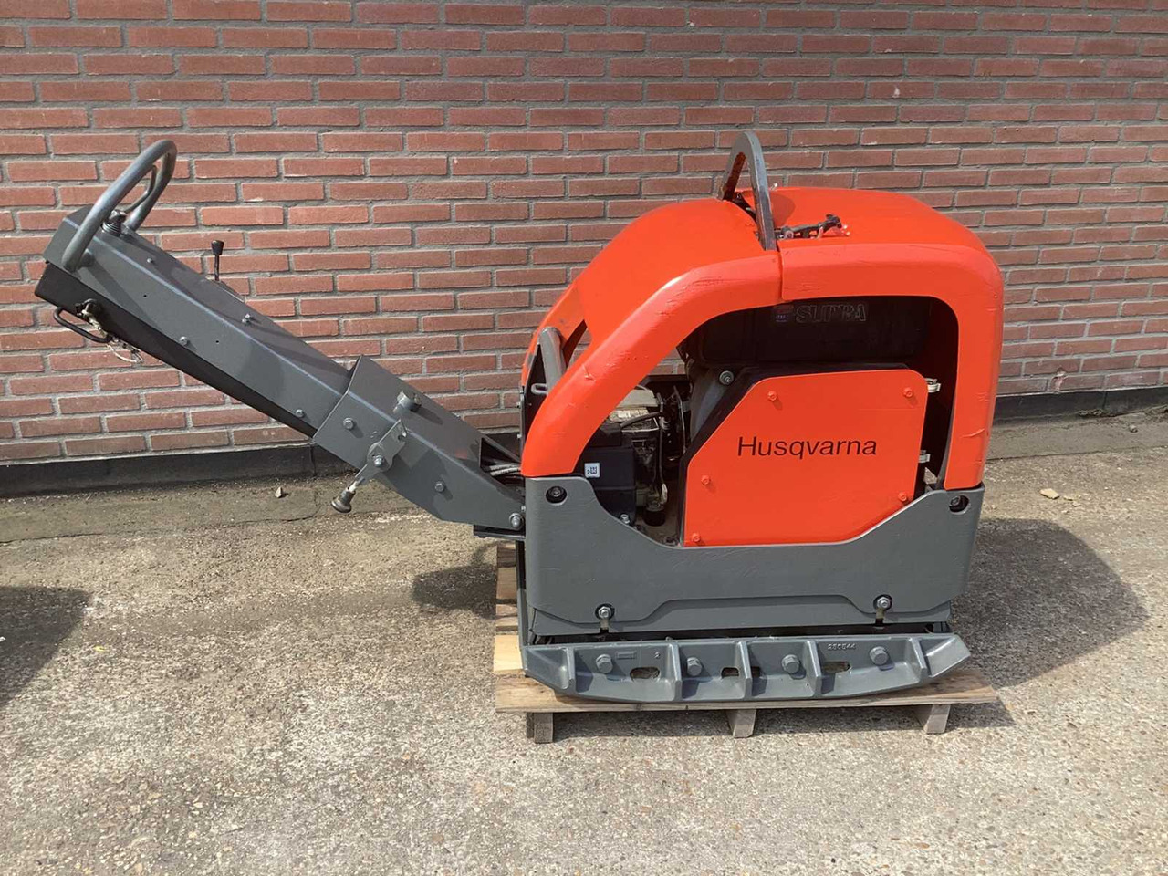 HUSQVARNA LG504 - Виброплоча: снимка 3 HUSQVARNA LG504 - Виброплоча: снимка 3