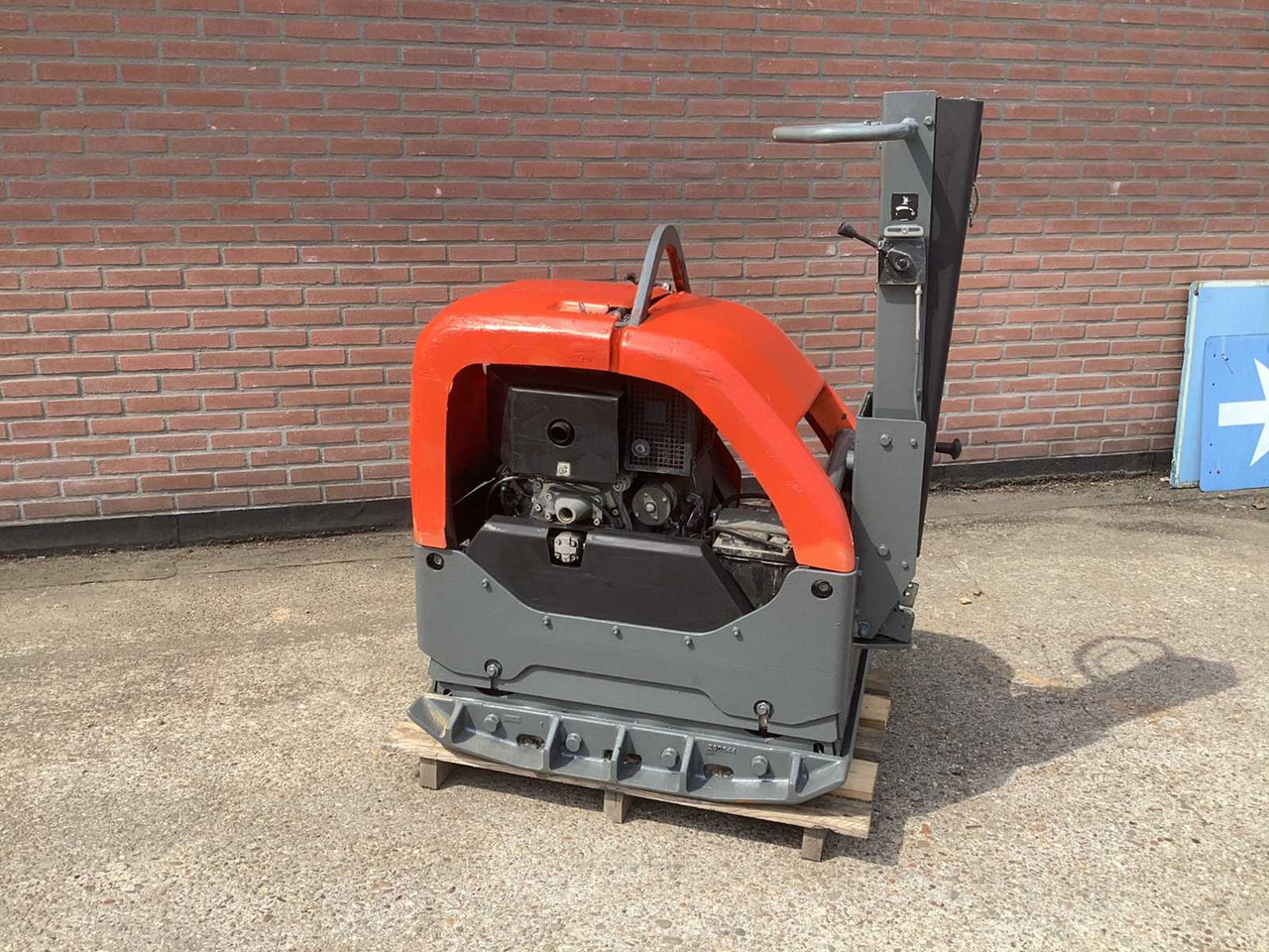HUSQVARNA LG504 - Виброплоча: снимка 2 HUSQVARNA LG504 - Виброплоча: снимка 2