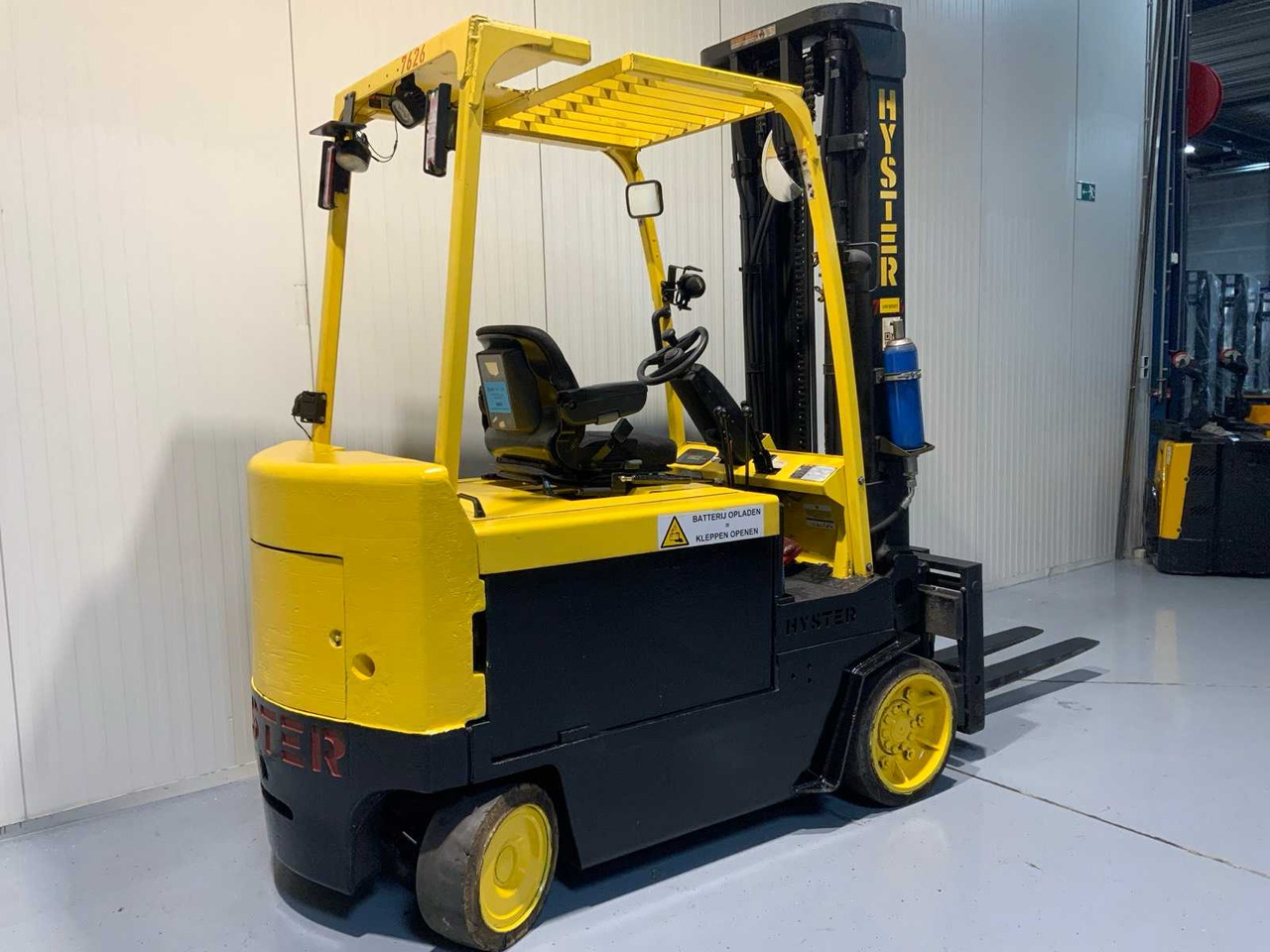 HYSTER E4.00XL FORKLIFT FORK POSITIONER, SIDE SHIFT, BLUESPOT, ACCUMULATOR - Мотокар: снимка 4 HYSTER E4.00XL FORKLIFT FORK POSITIONER, SIDE SHIFT, BLUESPOT, ACCUMULATOR - Мотокар: снимка 4