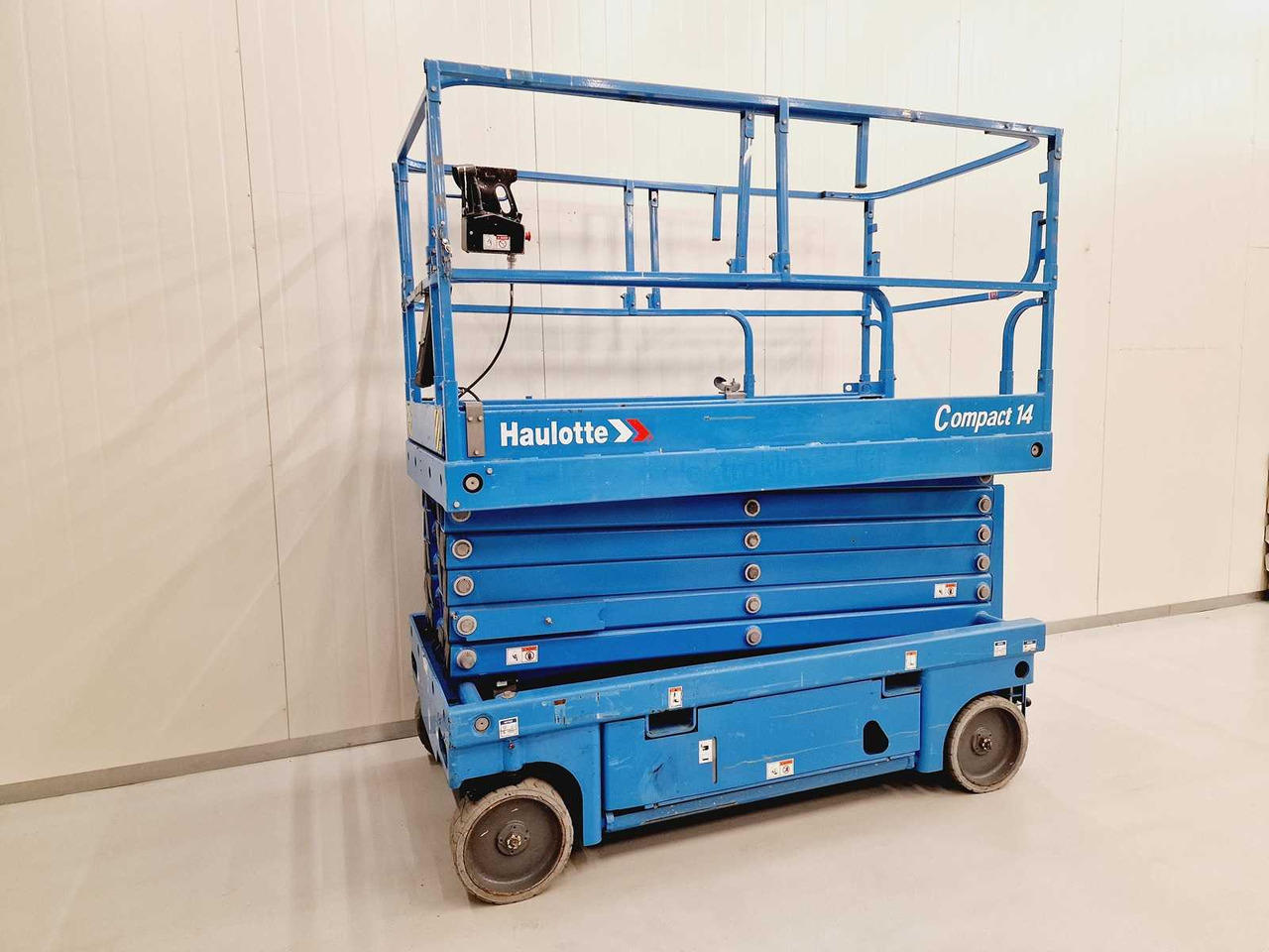 Haulotte Compact 14 - Работна площадка: снимка 5 Haulotte Compact 14 - Работна площадка: снимка 5