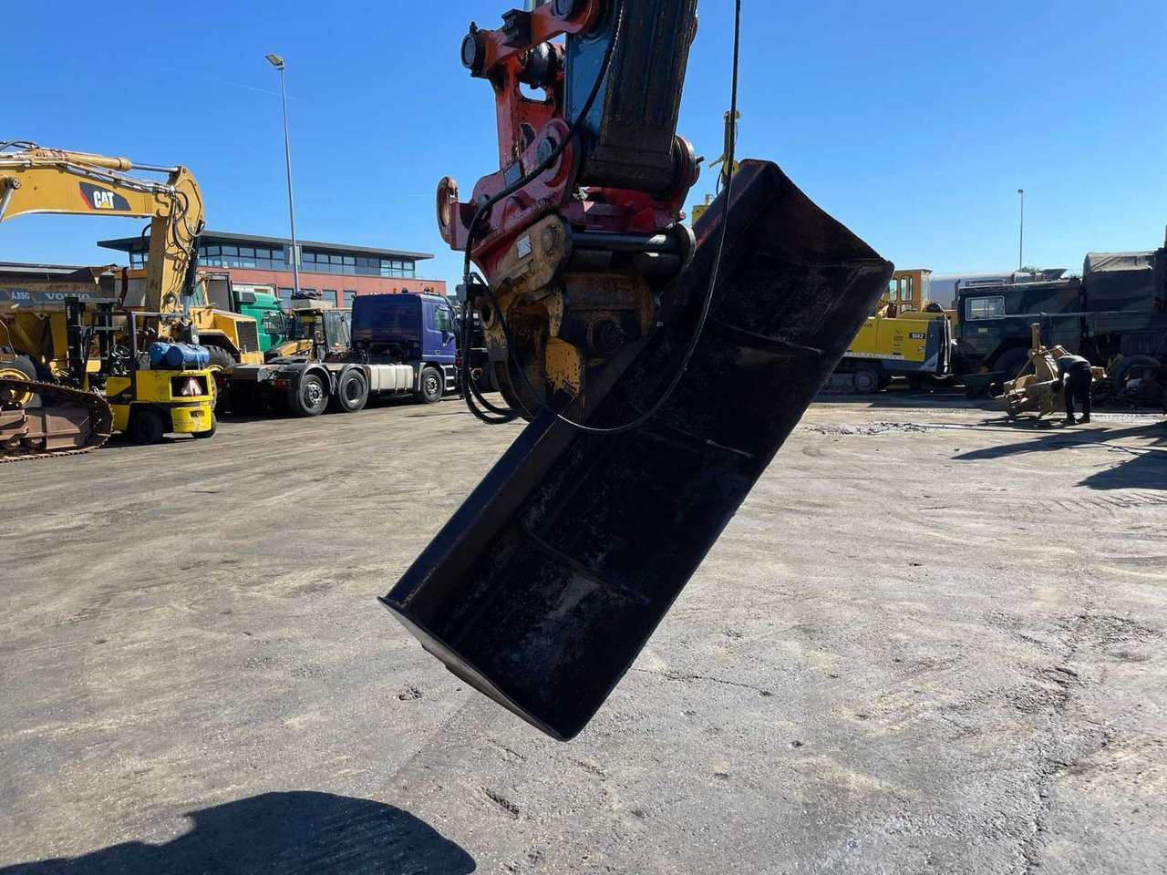 Hitachi ZX250LCN-3 - Верижен багер: снимка 2 Hitachi ZX250LCN-3 - Верижен багер: снимка 2