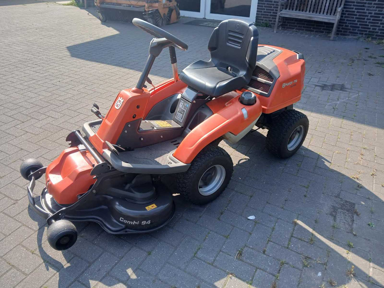 Husqvarna R213c - Косачка за трева: снимка 1 Husqvarna R213c - Косачка за трева: снимка 1