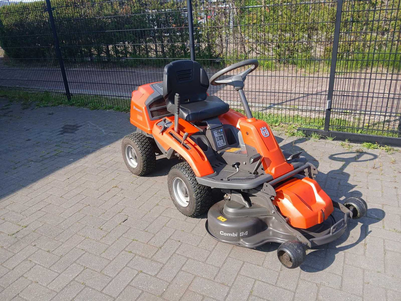 Husqvarna R213c - Косачка за трева: снимка 4 Husqvarna R213c - Косачка за трева: снимка 4
