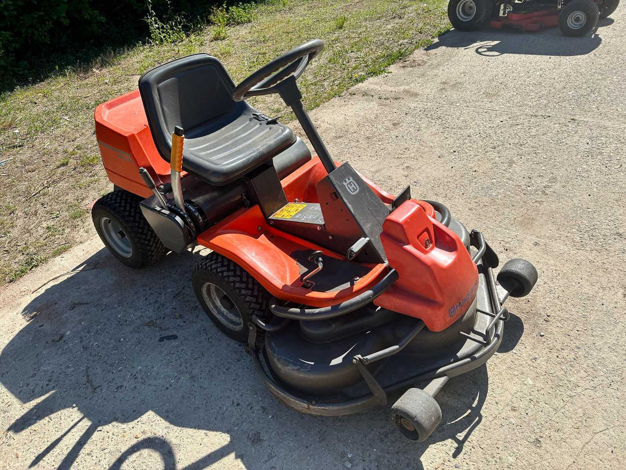 Husqvarna rider 16 - Косачка за трева: снимка 1 Husqvarna rider 16 - Косачка за трева: снимка 1