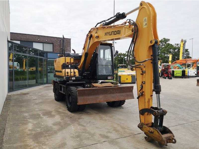 Hyundai HW140 - Колесен багер: снимка 4 Hyundai HW140 - Колесен багер: снимка 4