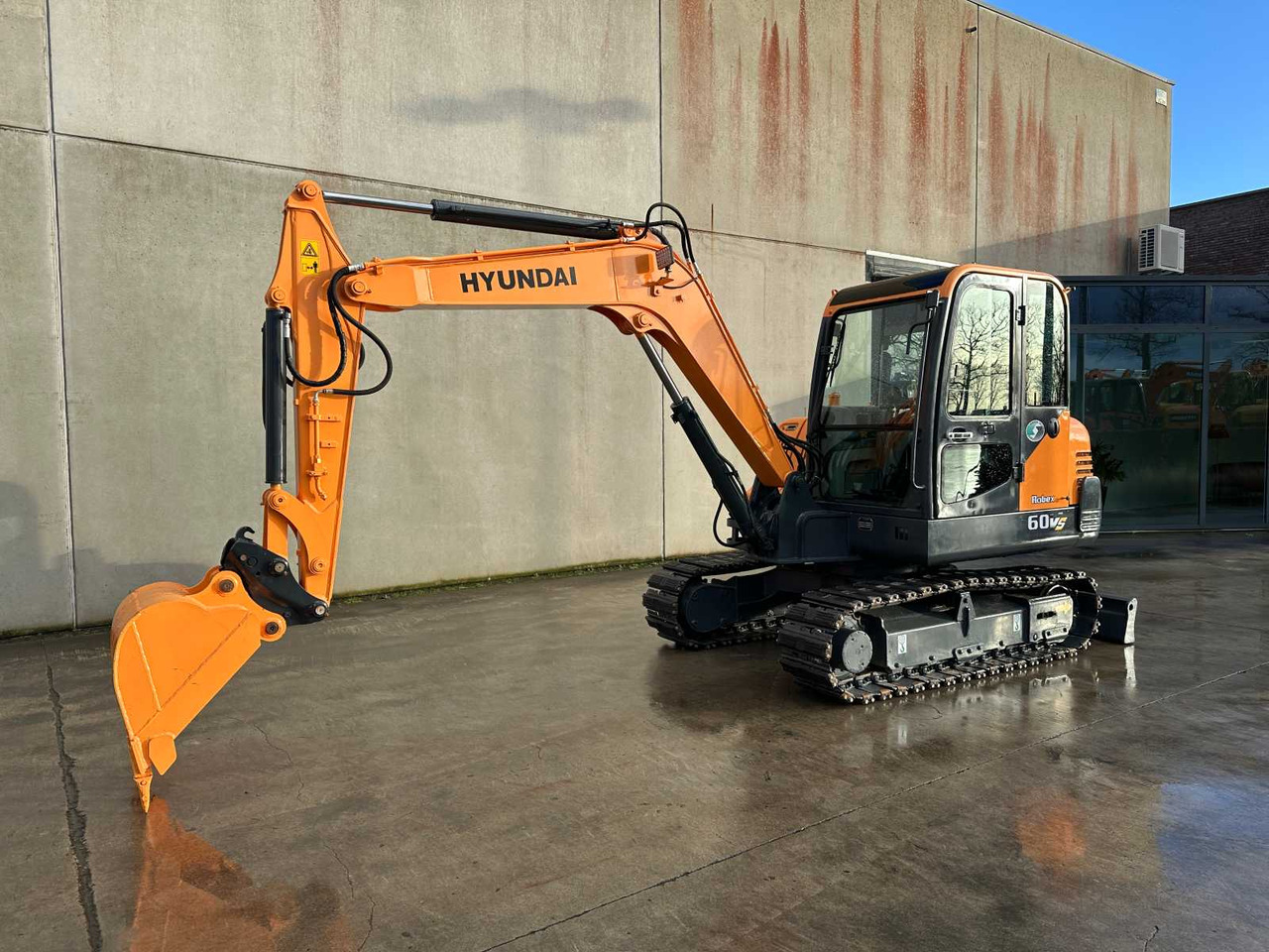 Hyundai R60VS - Верижен багер: снимка 1 Hyundai R60VS - Верижен багер: снимка 1