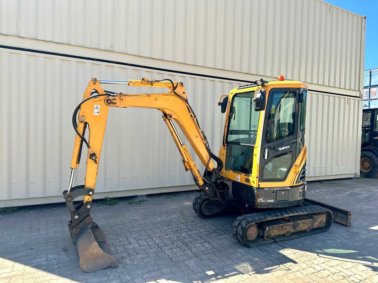 Hyundai Robex25Z-9AK - Мини багер: снимка 5 Hyundai Robex25Z-9AK - Мини багер: снимка 5