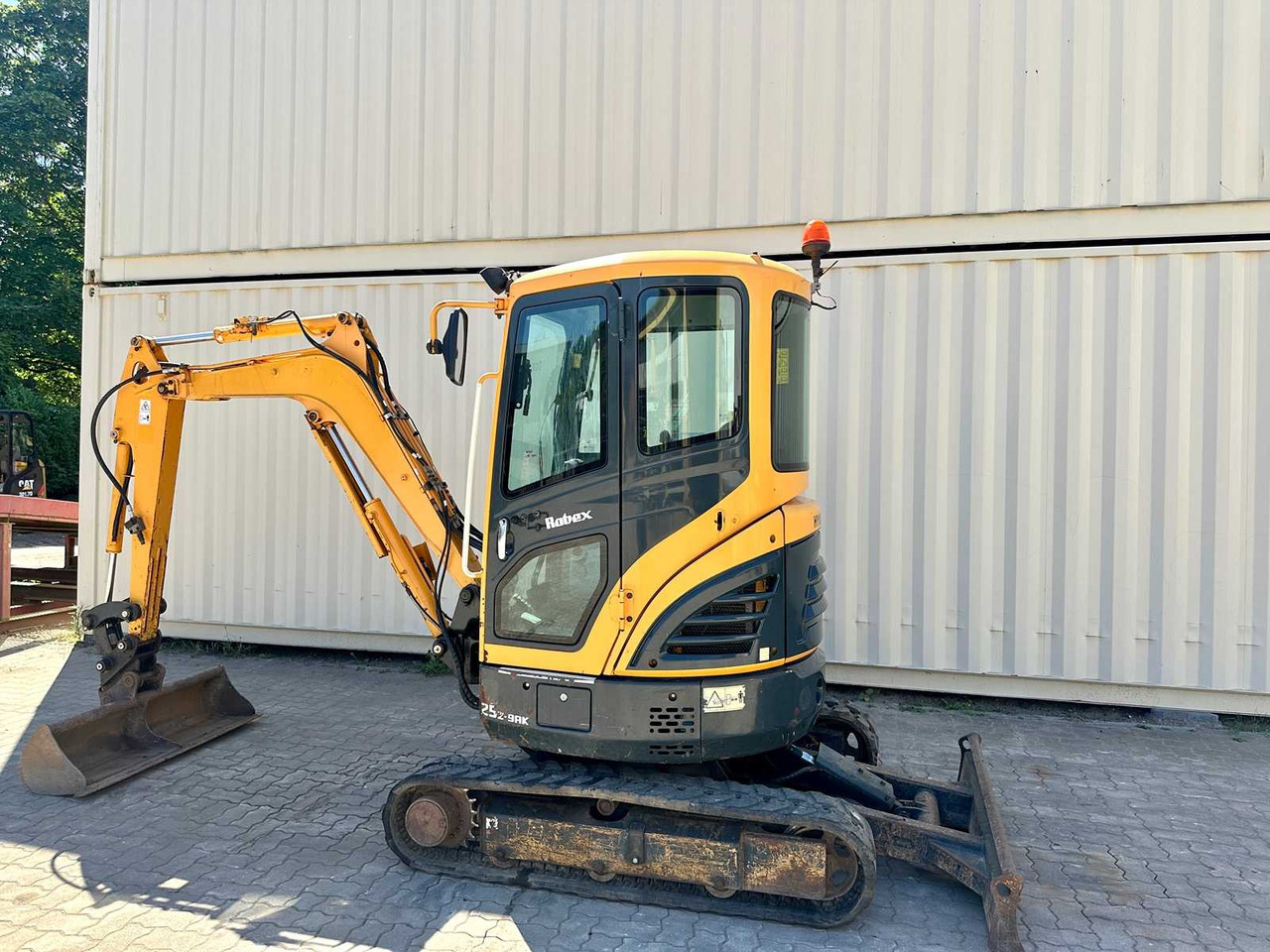 Hyundai Robex25Z-9AK - Мини багер: снимка 4 Hyundai Robex25Z-9AK - Мини багер: снимка 4