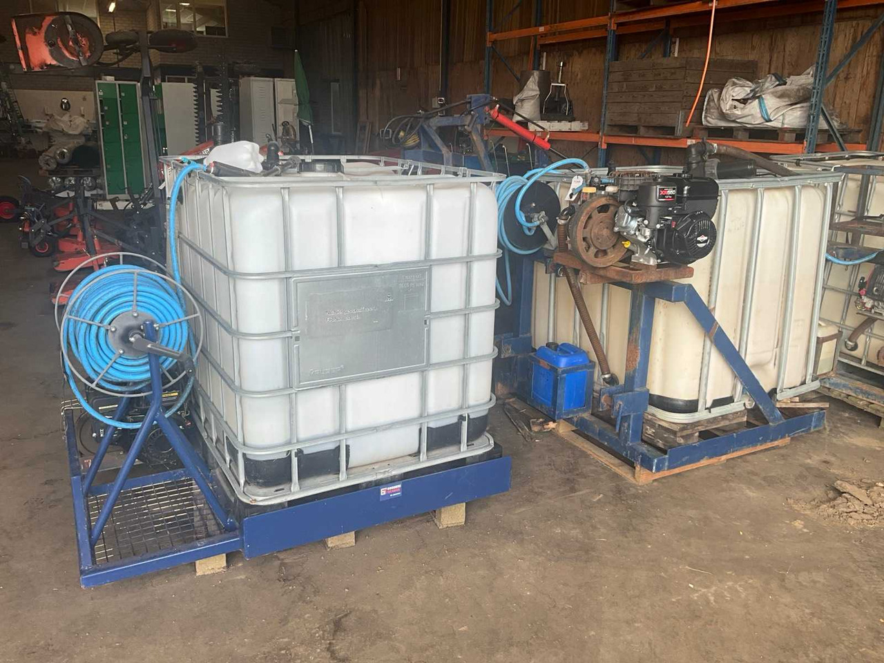 IBC mounted motor barrel sprayer (2x) - Пръскачка: снимка 1 IBC mounted motor barrel sprayer (2x) - Пръскачка: снимка 1