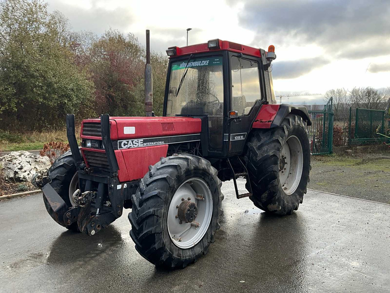 INTERNATIONAL-CASE 1056XL ALL-WHEEL DRIVE AGRICULTURAL TRACTOR - Трактор: снимка 1 INTERNATIONAL-CASE 1056XL ALL-WHEEL DRIVE AGRICULTURAL TRACTOR - Трактор: снимка 1