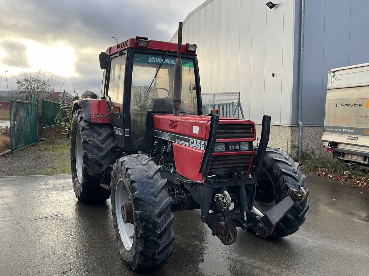 INTERNATIONAL-CASE 1056XL ALL-WHEEL DRIVE AGRICULTURAL TRACTOR - Трактор: снимка 3 INTERNATIONAL-CASE 1056XL ALL-WHEEL DRIVE AGRICULTURAL TRACTOR - Трактор: снимка 3