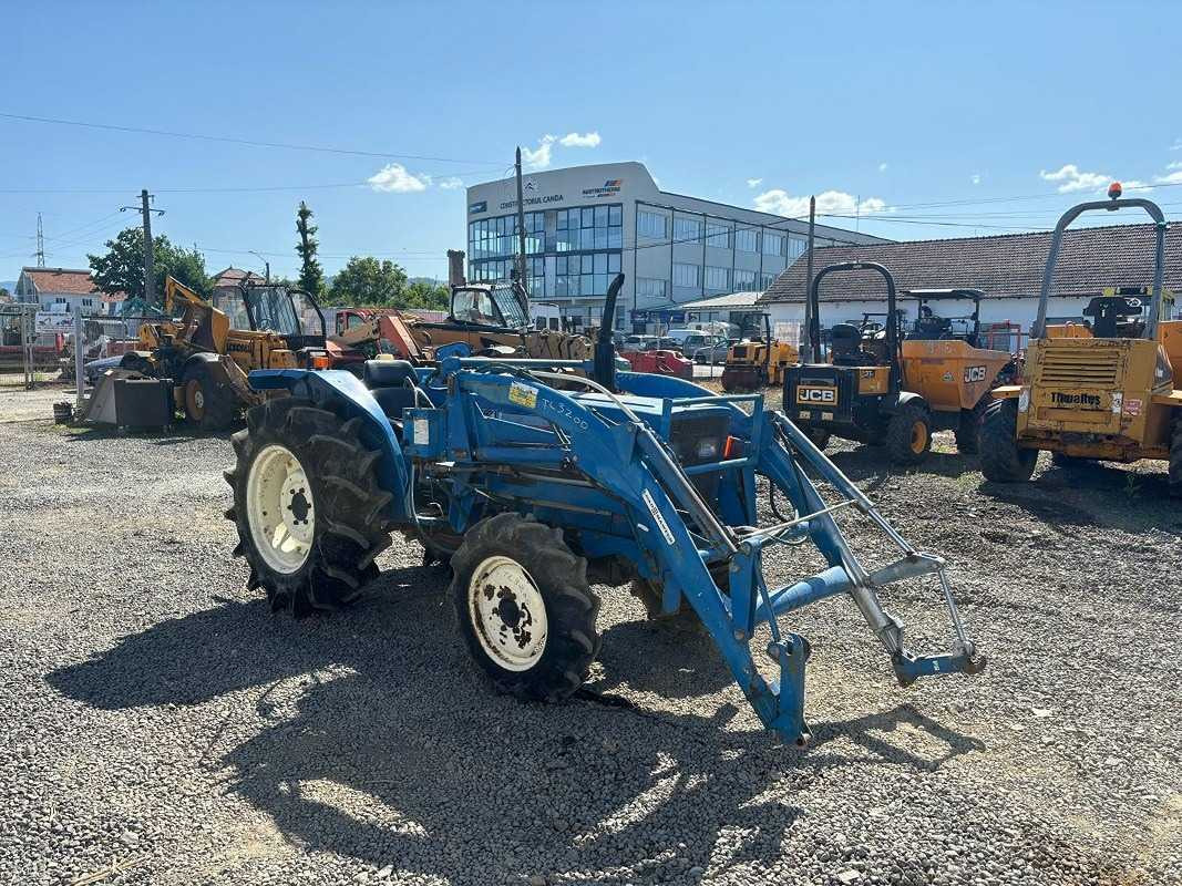 ISEKI 4-WHEEL DRIVE TRACTOR - Трактор: снимка 4 ISEKI 4-WHEEL DRIVE TRACTOR - Трактор: снимка 4