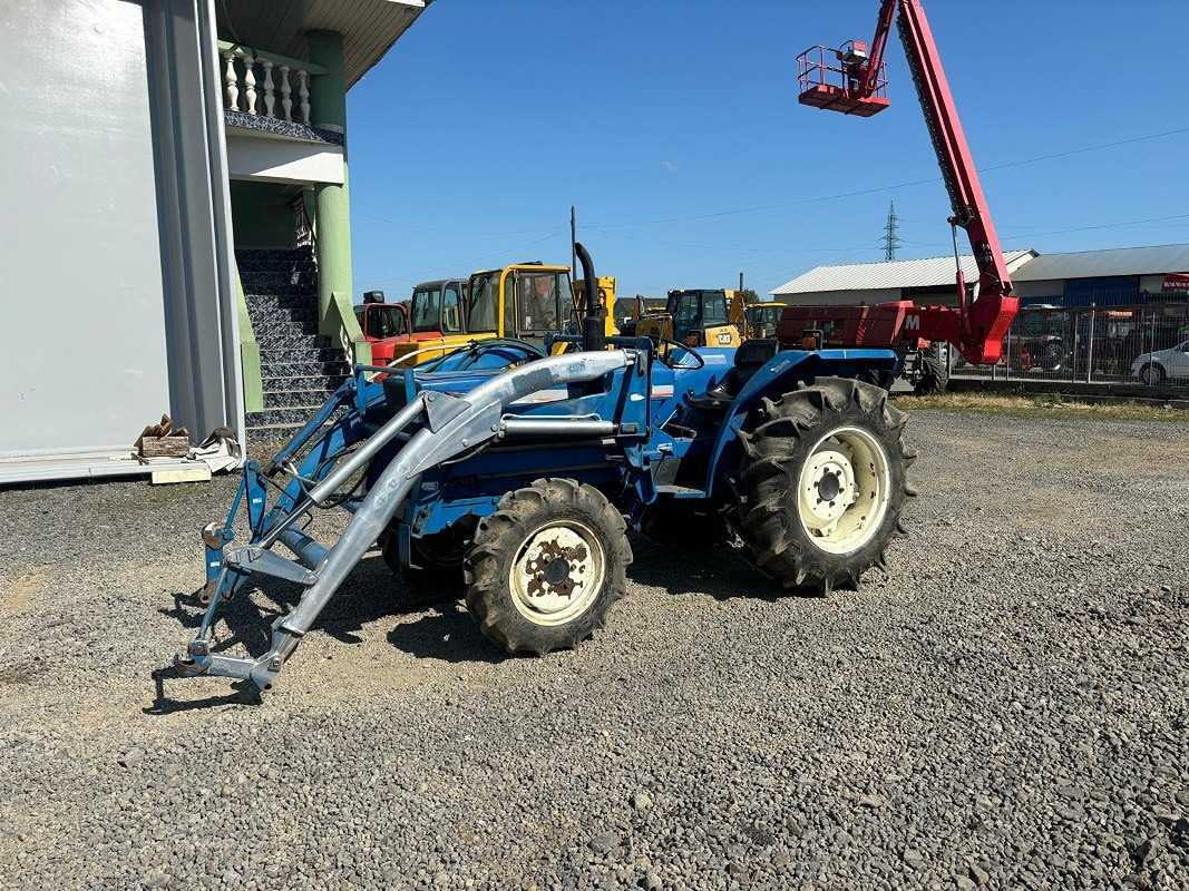 ISEKI 4-WHEEL DRIVE TRACTOR - Трактор: снимка 1 ISEKI 4-WHEEL DRIVE TRACTOR - Трактор: снимка 1