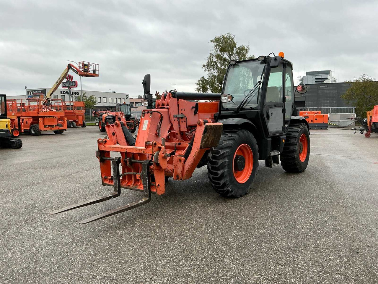 JCB 540-140 - Мини челен товарач: снимка 1 JCB 540-140 - Мини челен товарач: снимка 1