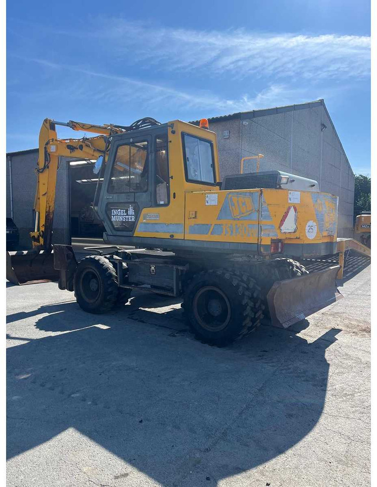 JCB JS 130W - Колесен багер: снимка 2 JCB JS 130W - Колесен багер: снимка 2