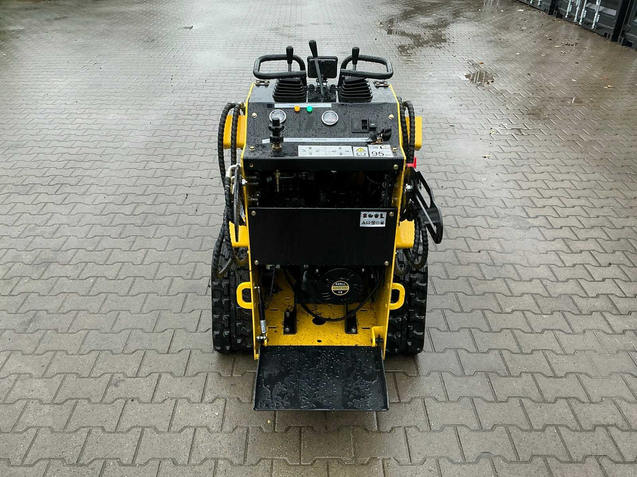 Мини верижен товарач JL LRT360 MINI LOADER / SKID STEER LOADER ON TRACKS: снимка 6 Мини верижен товарач JL LRT360 MINI LOADER / SKID STEER LOADER ON TRACKS: снимка 6