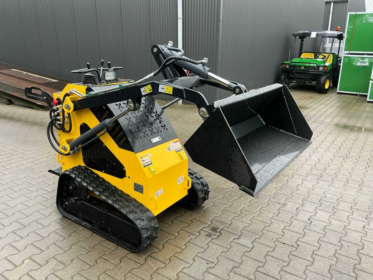 Мини верижен товарач JL LRT360 MINI LOADER / SKID STEER LOADER ON TRACKS: снимка 17 Мини верижен товарач JL LRT360 MINI LOADER / SKID STEER LOADER ON TRACKS: снимка 17