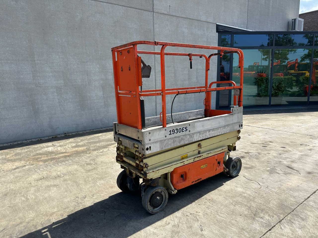 JLG 1930ES - Работна площадка: снимка 1 JLG 1930ES - Работна площадка: снимка 1